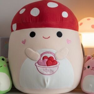 NWT Malcolm the Mushroom Soccer Player basket of hearts 12”